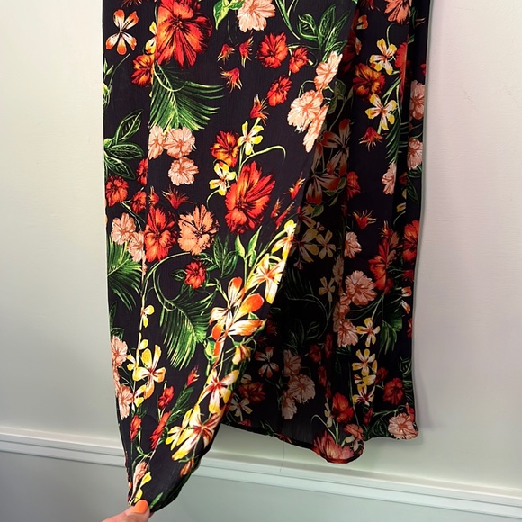 Lush Hawaiian floral side slit skirt - Picture 5 of 8